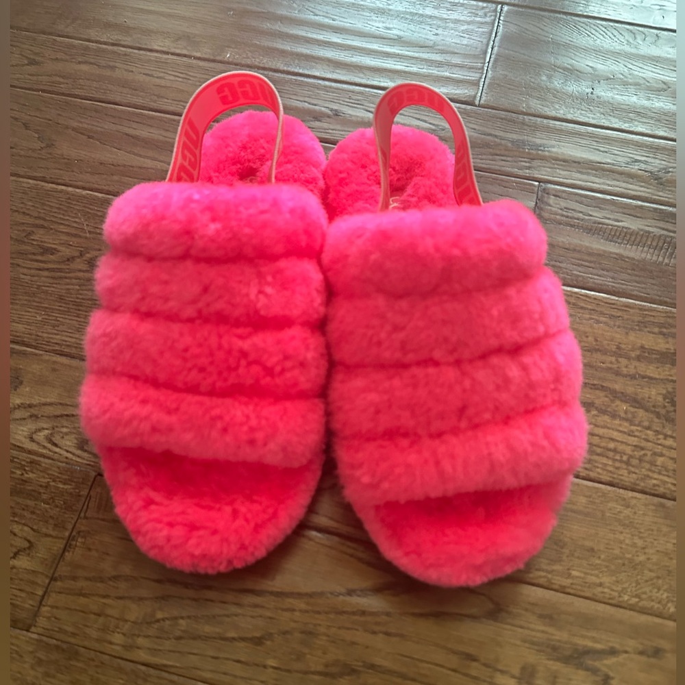 EUC UGG Fluff Yeah Faux Fur Slingback Sandal Slipper in Taffy Pink Size 7 ($60)